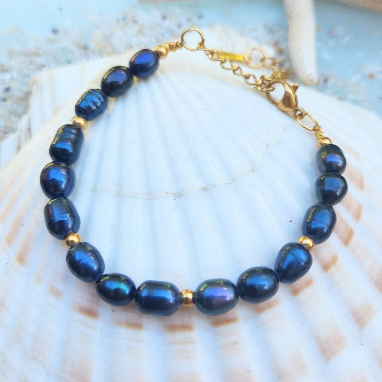 BLACK BAROQUE PEARL WATERPROOF 18K GOLD BRACELET - Premium Bracelets from www.beachboho.com.au - Just $75! Shop now at www.beachboho.com.au