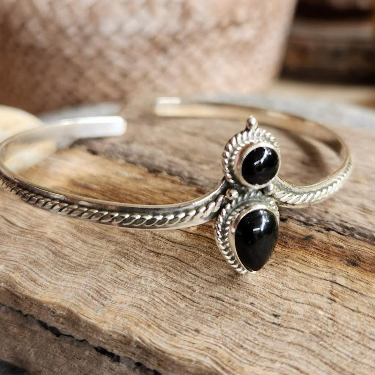 Sterling Silver Cuff good Bracelet with Onyx Cabochon Stone