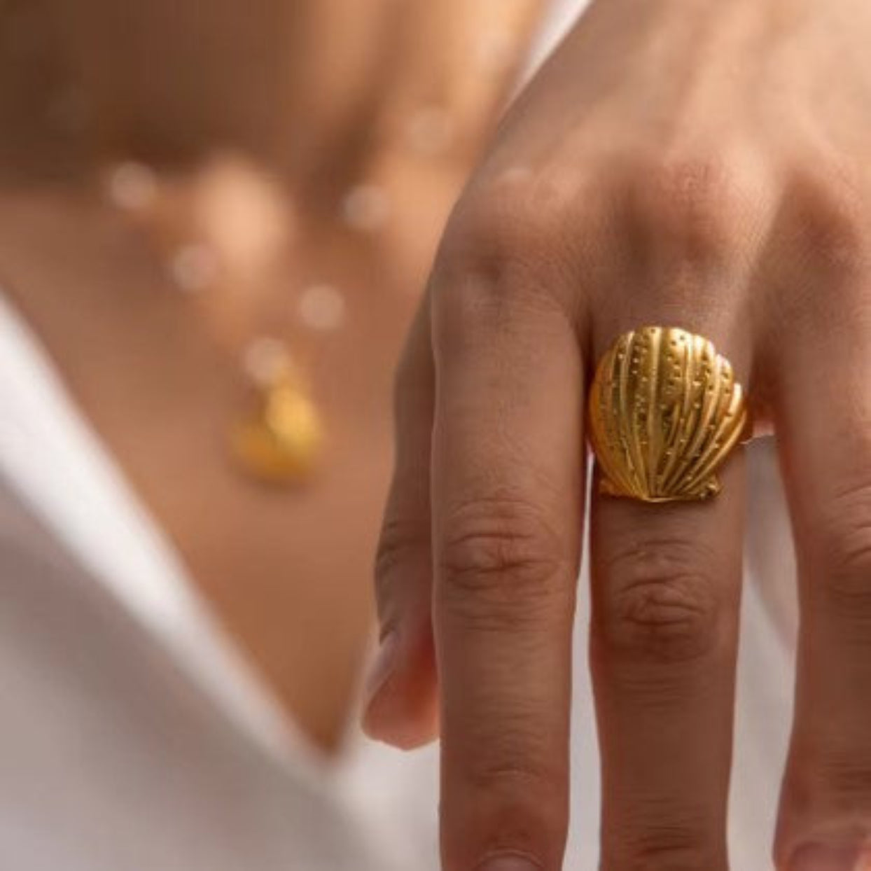 SEA SHELL  - ADJUSTABLE WATERPROOF 18K GOLD RING