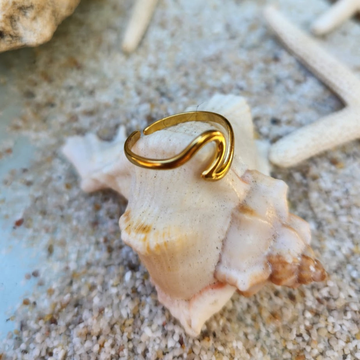 Wave rings in store clearance