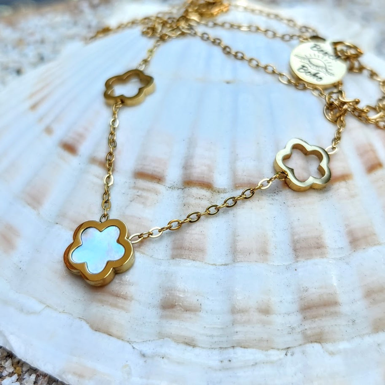 DAISY FLOWERS SHELL NECKLACE & STUD EARRINGS -  WATERPROOF 18K GOLD