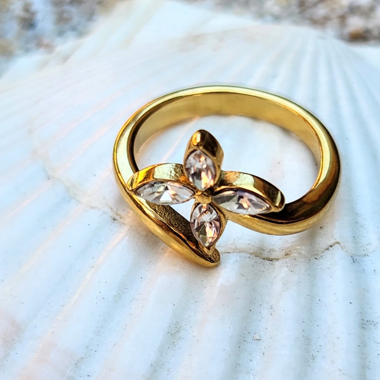 DAISY FLOWER - CUBIC ZIRCONIA WATERPROOF 18K GOLD RING