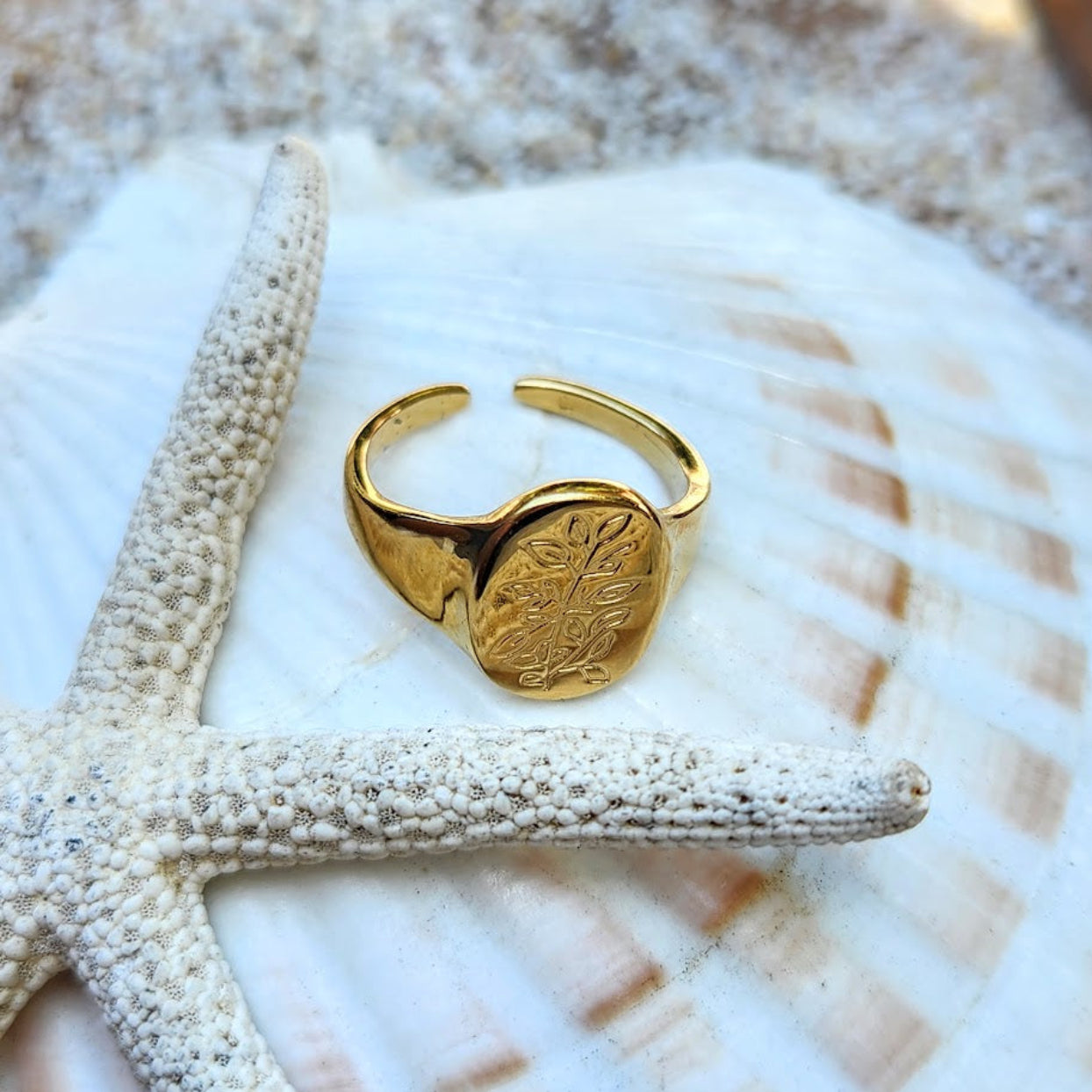 ETCHED LEAVES  - ADJUSTABLE WATERPROOF SIGNET 18K GOLD RING