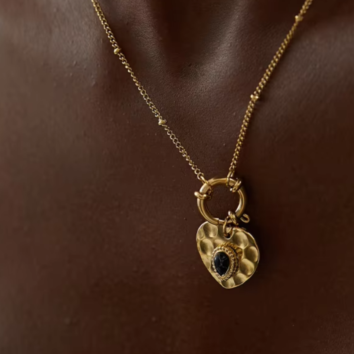 HAMMERED HEART  - WATERPROOF 18K GOLD STONE PENDANT NECKLACE