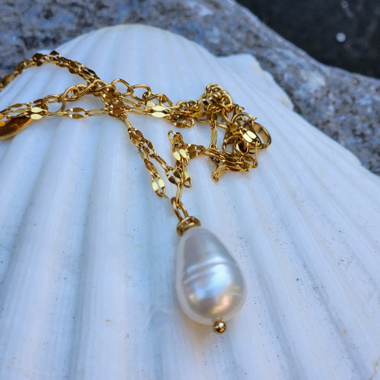 KISS PEARL WATERPROOF 18K NECKLACE - Premium necklaces from www.beachboho.com.au - Just $68! Shop now at www.beachboho.com.au