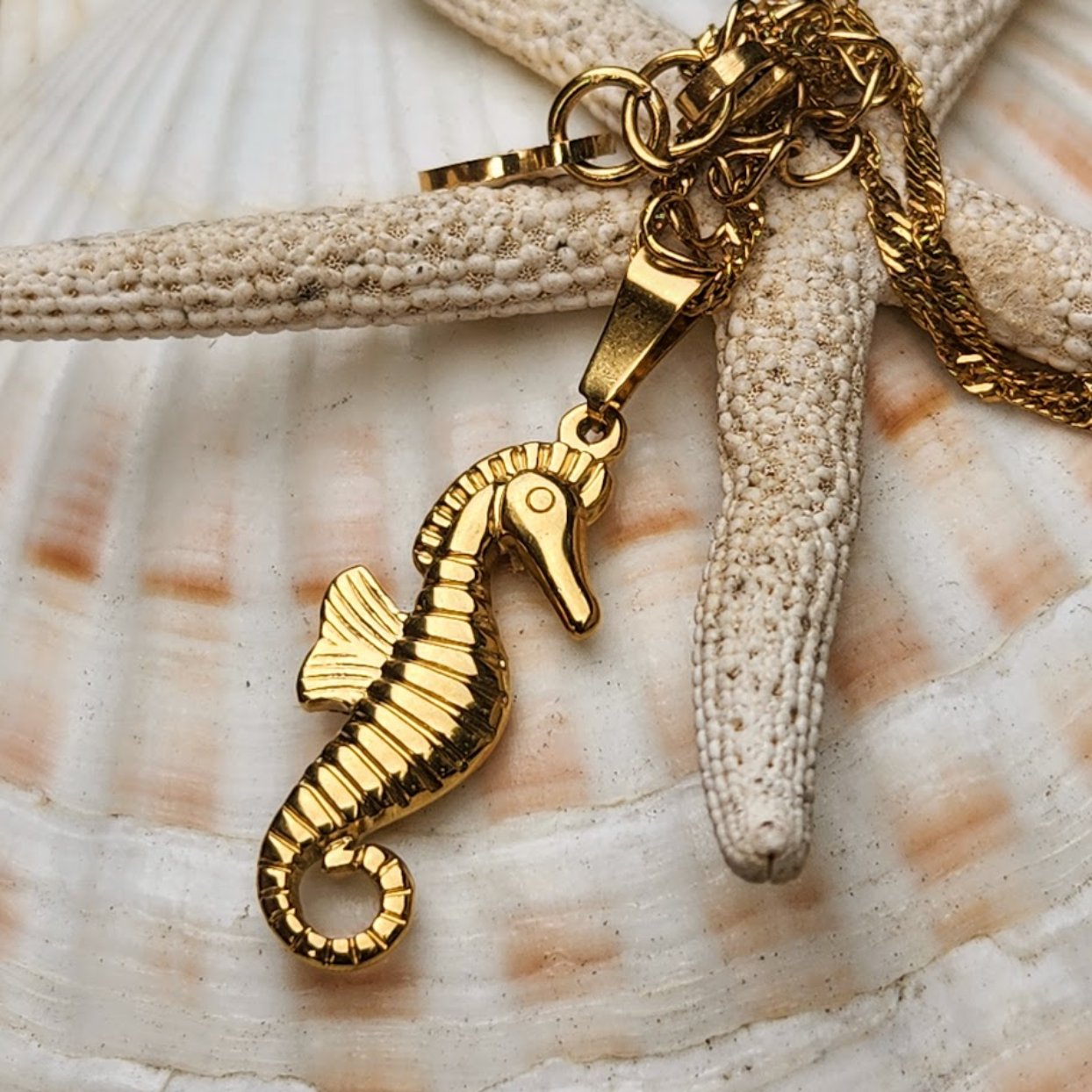 SEA HORSES - WATERPROOF 18K GOLD NECKLACE