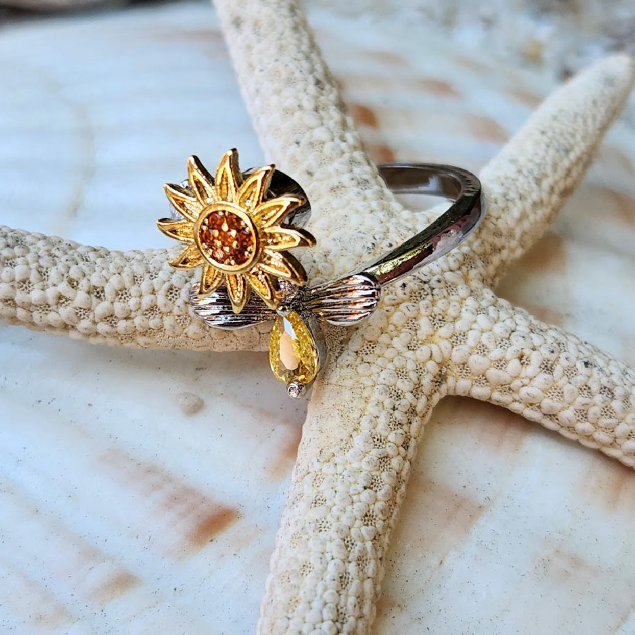 SUNSHINE  - DAISY & BEE CZ ADJUSTABLE FIDGET WATERPROOF 18K GOLD RING