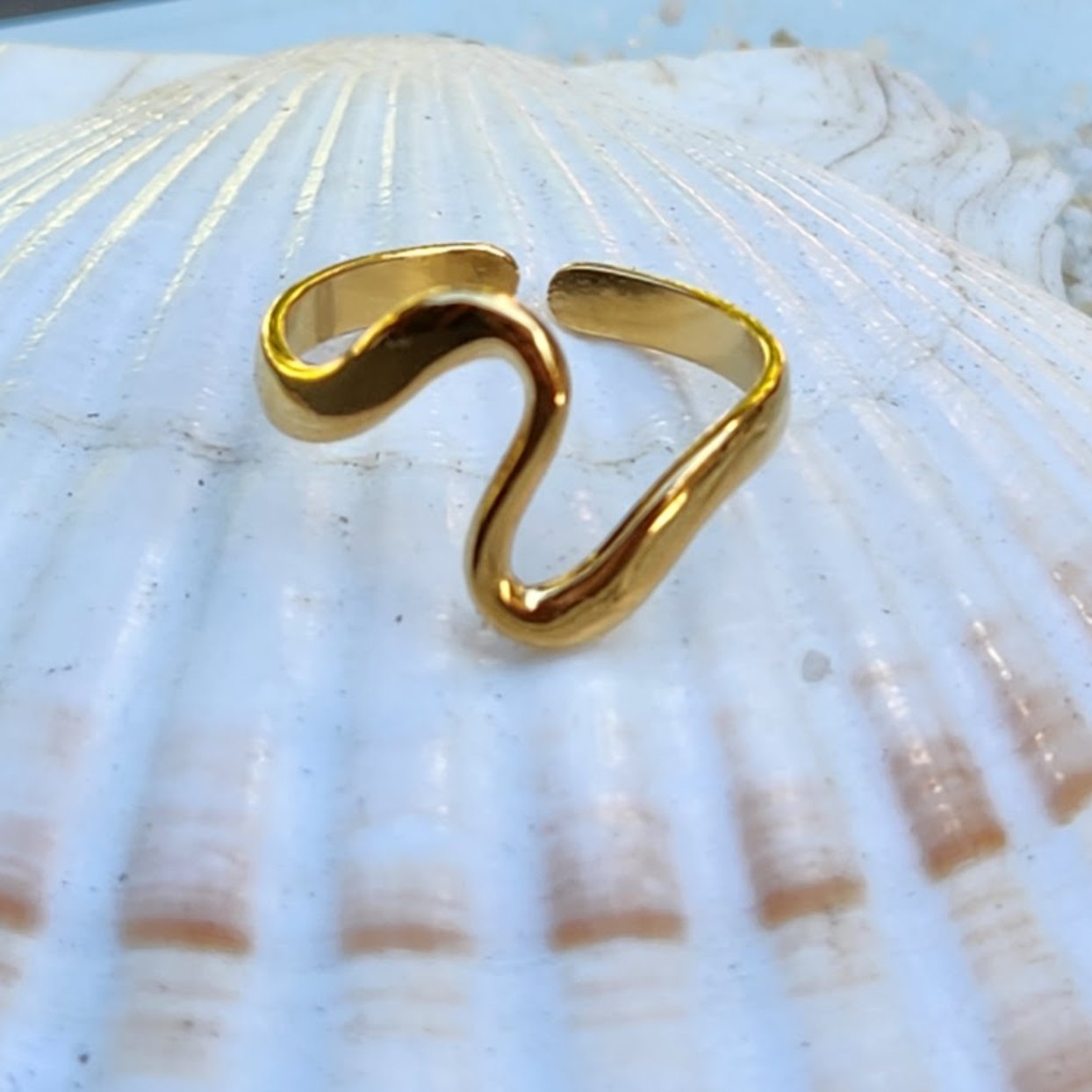 BEACH WAVES  - ADJUSTABLE WATERPROOF GOLD/ SILVER RING - Premium Rings from www.beachboho.com.au - Just $48! Shop now at www.beachboho.com.au